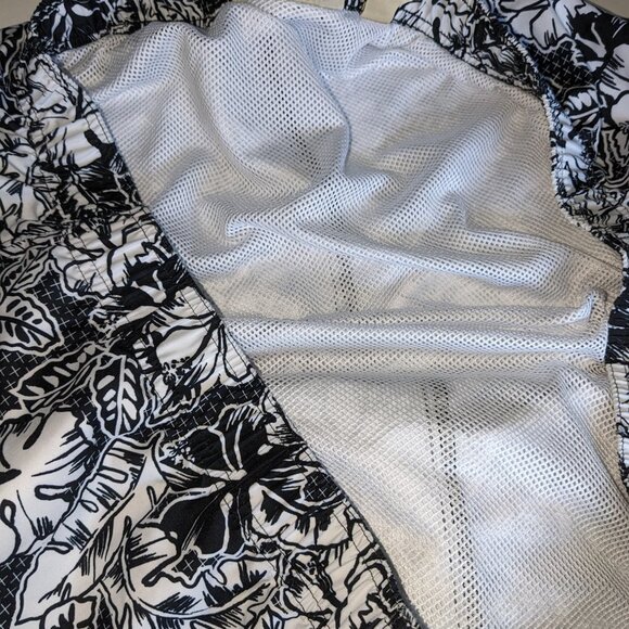 Island Passport Swim Trunks Size 3XL - Picture 5 of 10